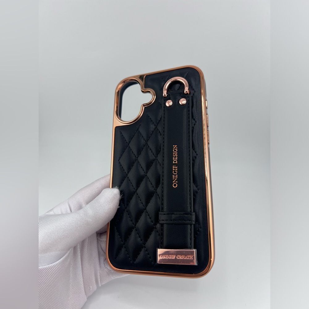 iPhone 16 Plus Case – Quilted Leather Look with Rose Gold Frame & Handle - Picture 6 of 8